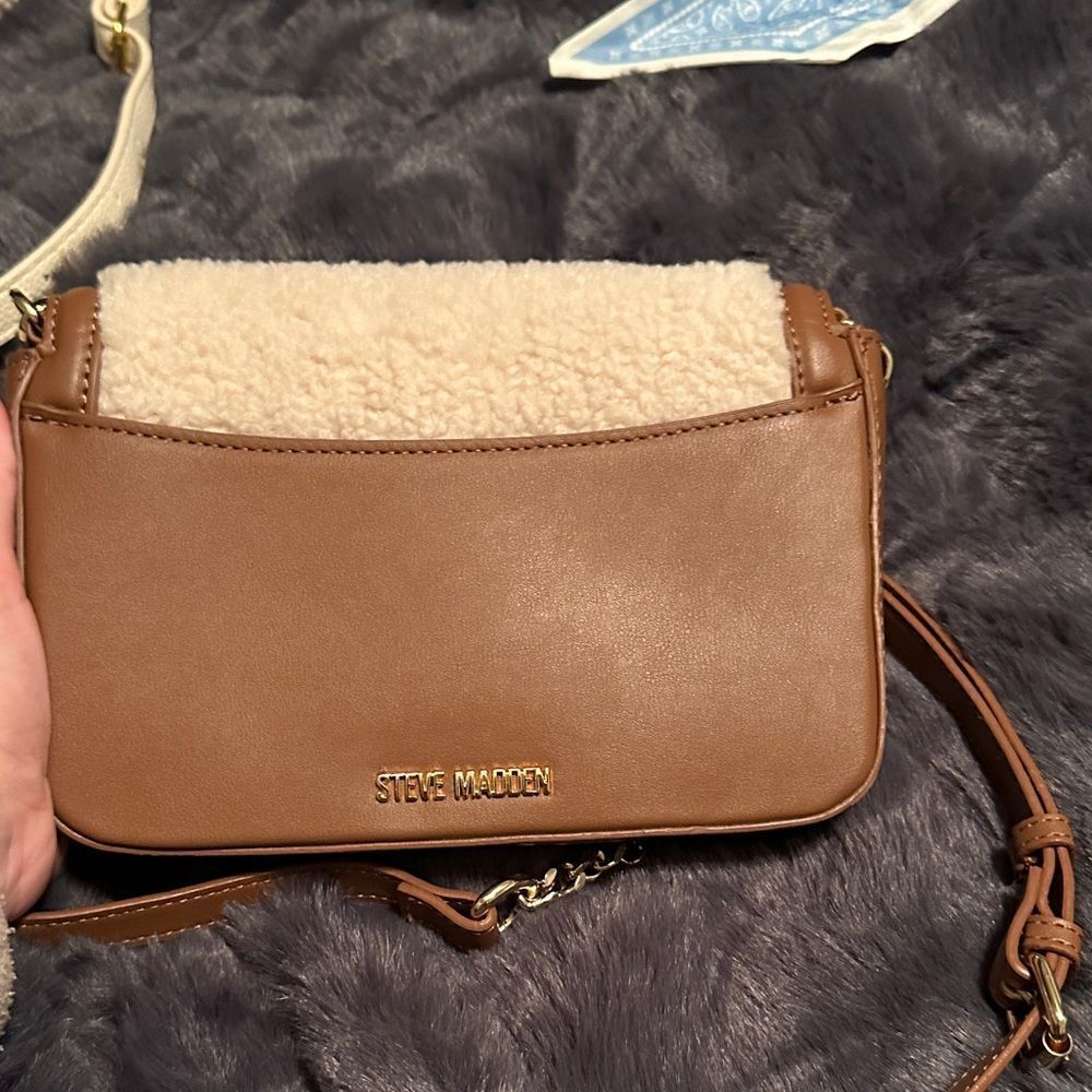 Steve Madden Sherpa cross body NWOT - Picture 2 of 3